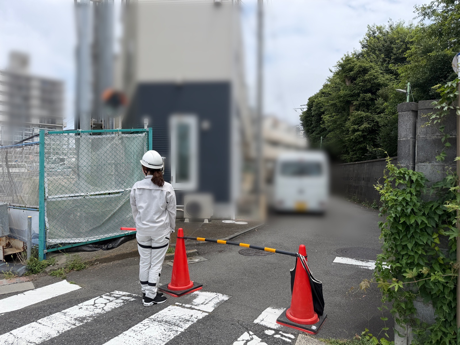 藤沢市　塗装工事　交通誘導員
