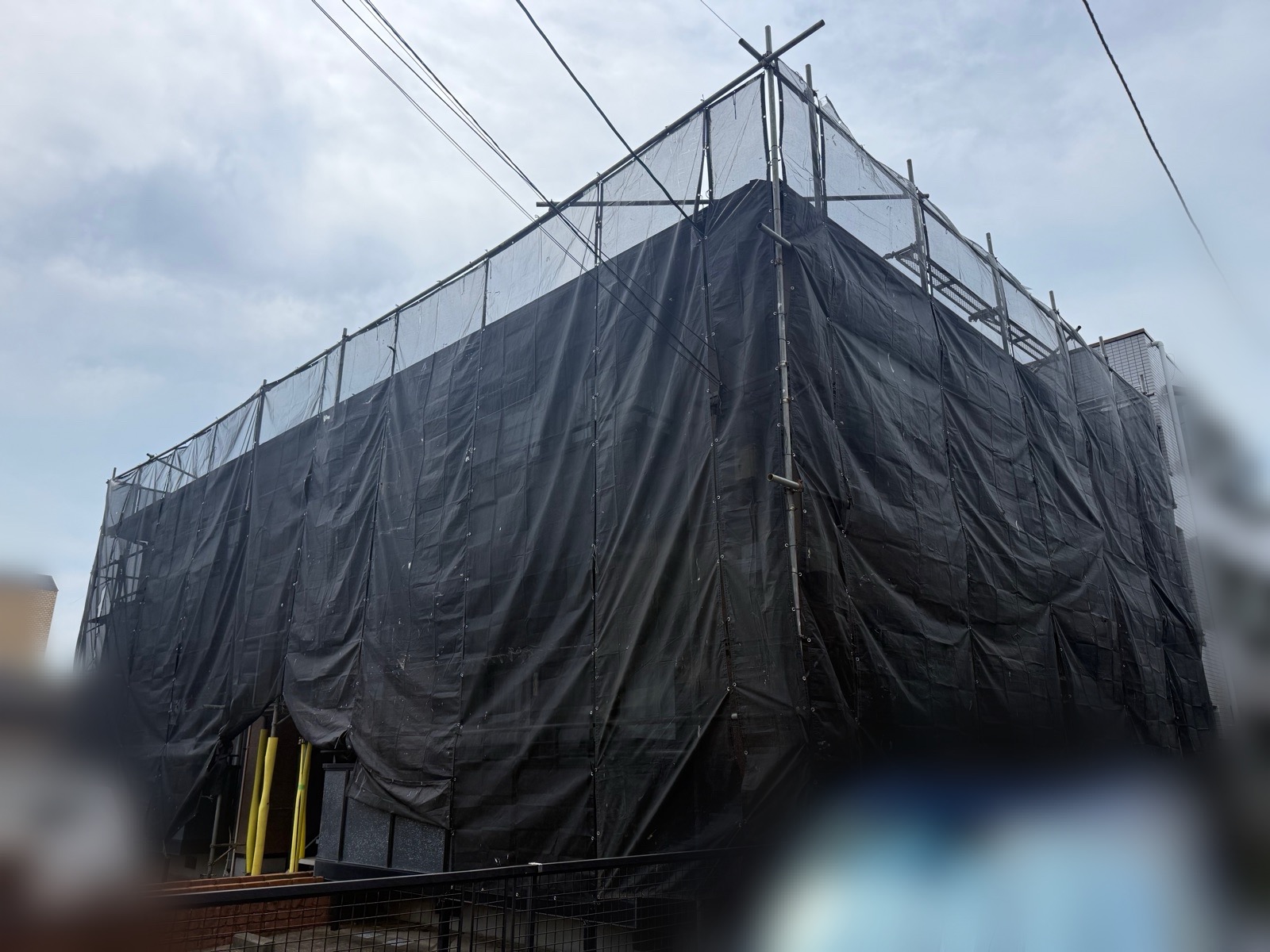 藤沢市　屋根工事　仮設足場設置